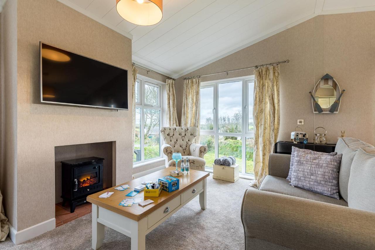 St Tinney Farm Cornish Cottages & Lodges, A Tranquil Base Only 10 Minutes From The Beach Otterham Ruang foto